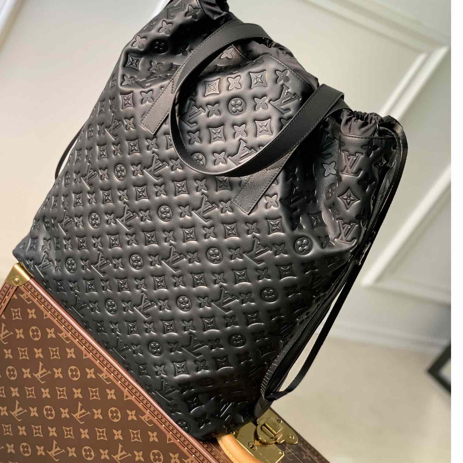 Louis Vuitton Helmet Bag   M46554 - DesignerGu