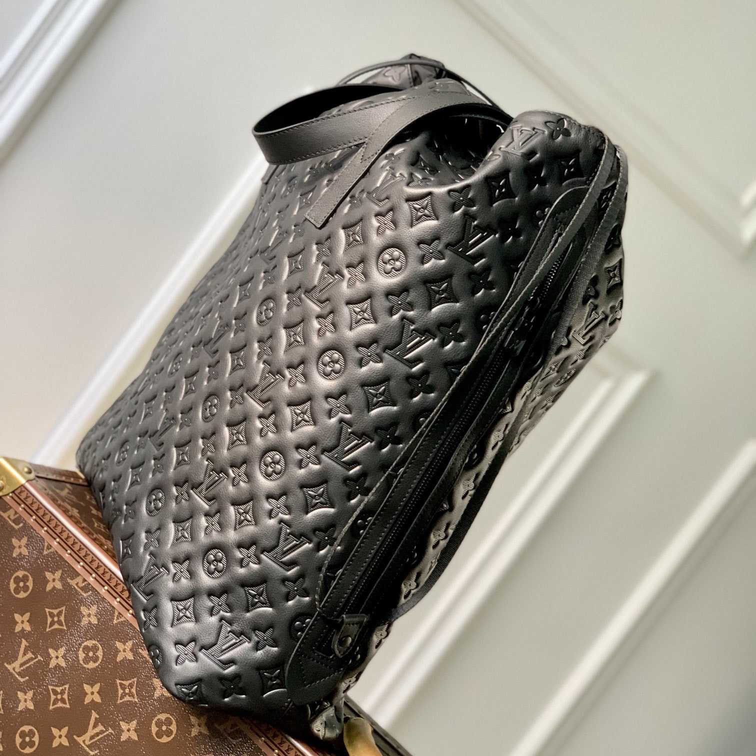 Louis Vuitton Helmet Bag   M46554 - DesignerGu