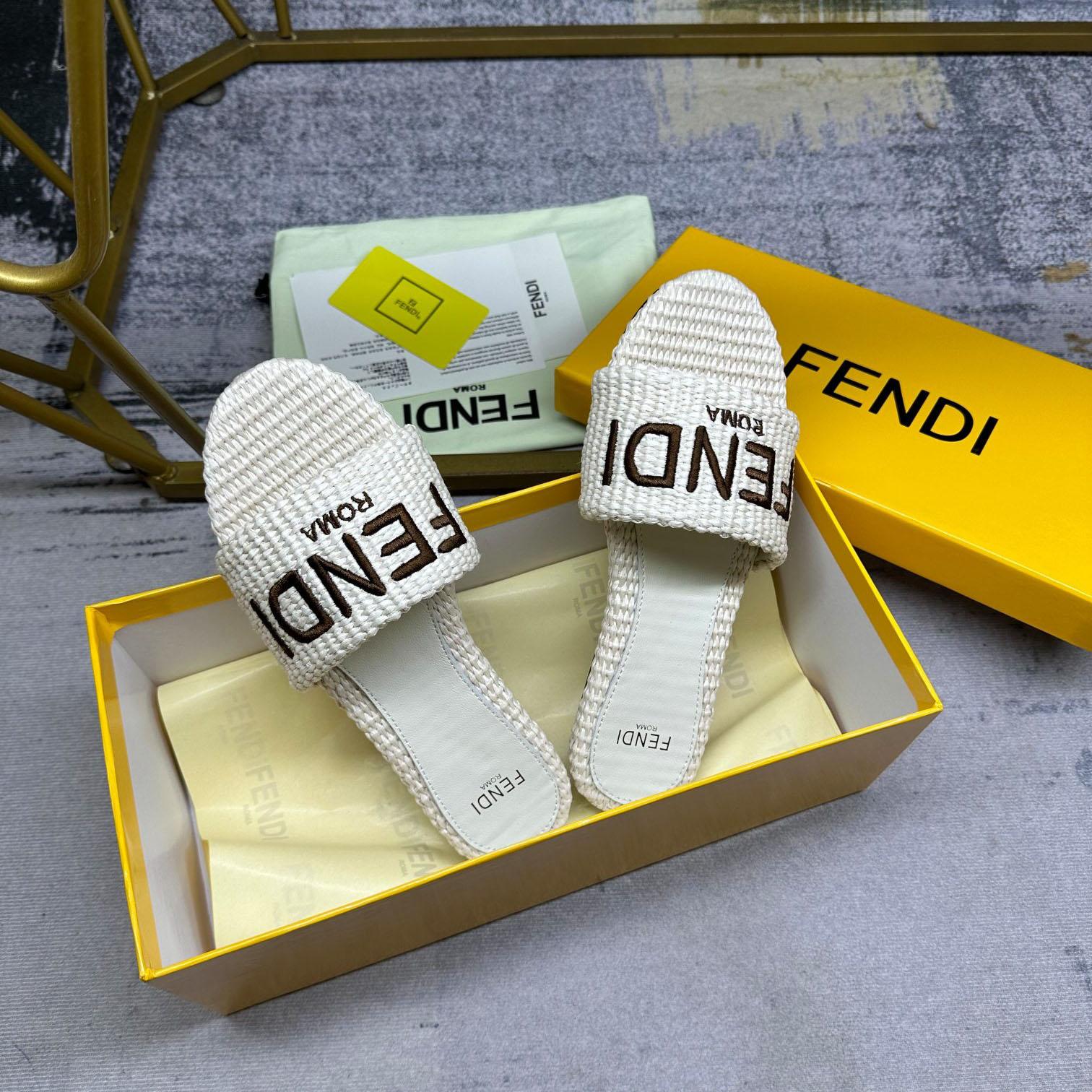 Fendi Signature Natural Raffia Slides - DesignerGu