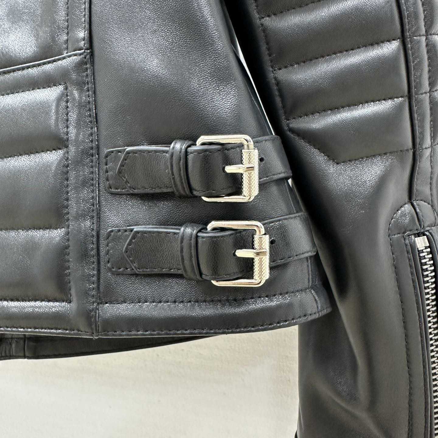 Tom Ford Grain Leather Zip Biker - DesignerGu