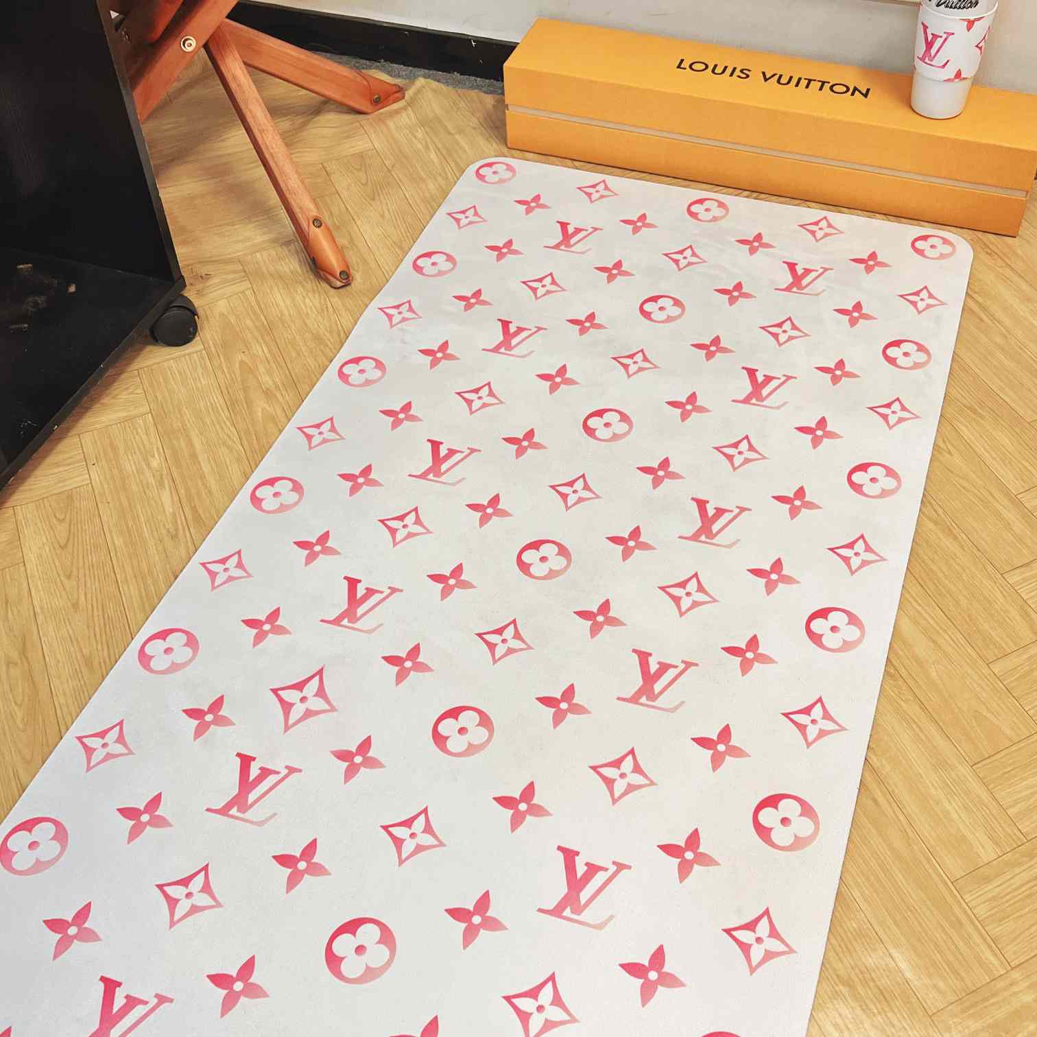 Louis Vuitton Exercise Mat  GI0920 - DesignerGu