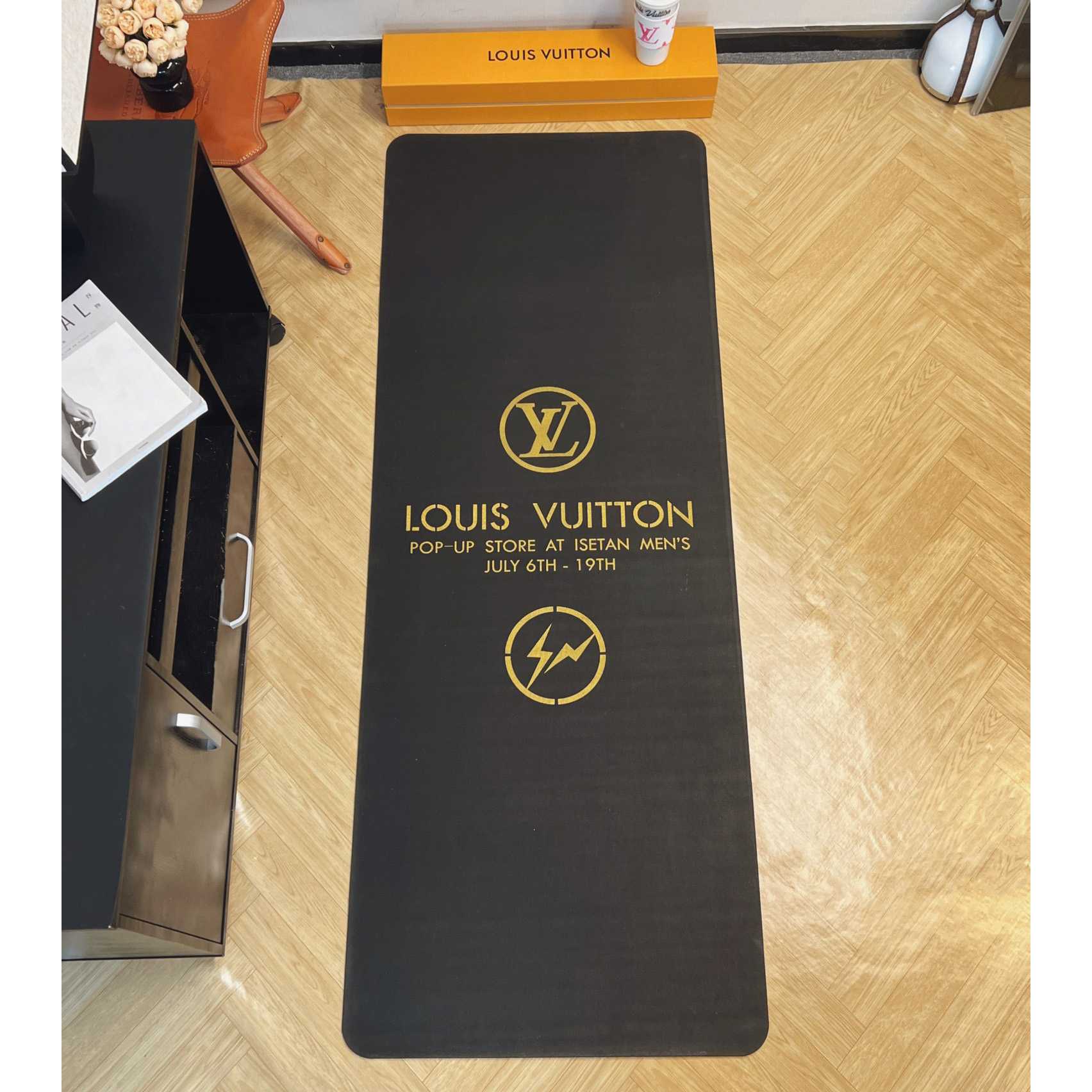 Louis Vuitton Exercise Mat  GI0920 - DesignerGu