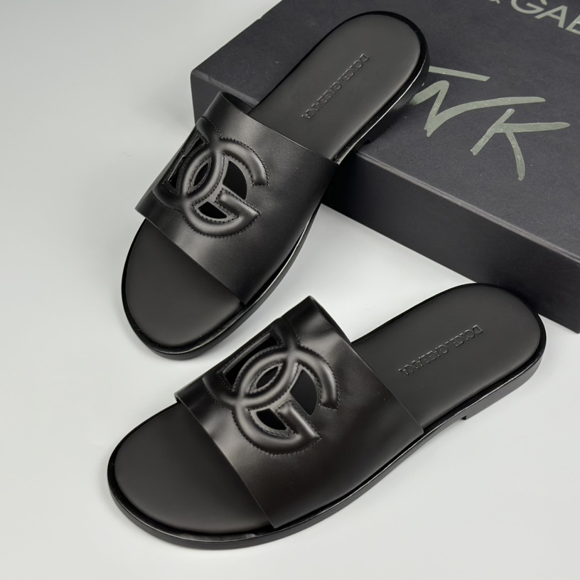 Dolce & Gabbana Calfskin sliders - DesignerGu