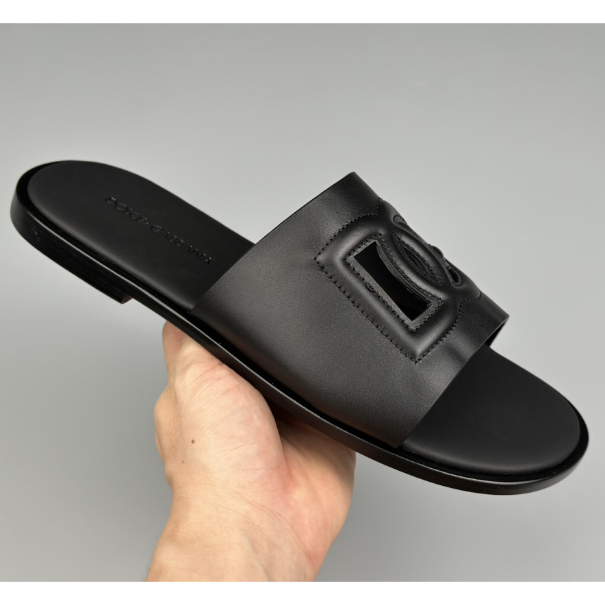 Dolce & Gabbana Calfskin sliders - DesignerGu