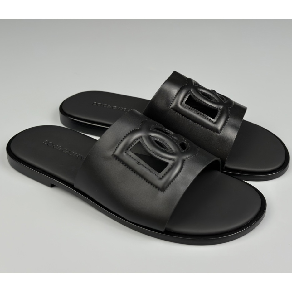 Dolce & Gabbana Calfskin sliders - DesignerGu