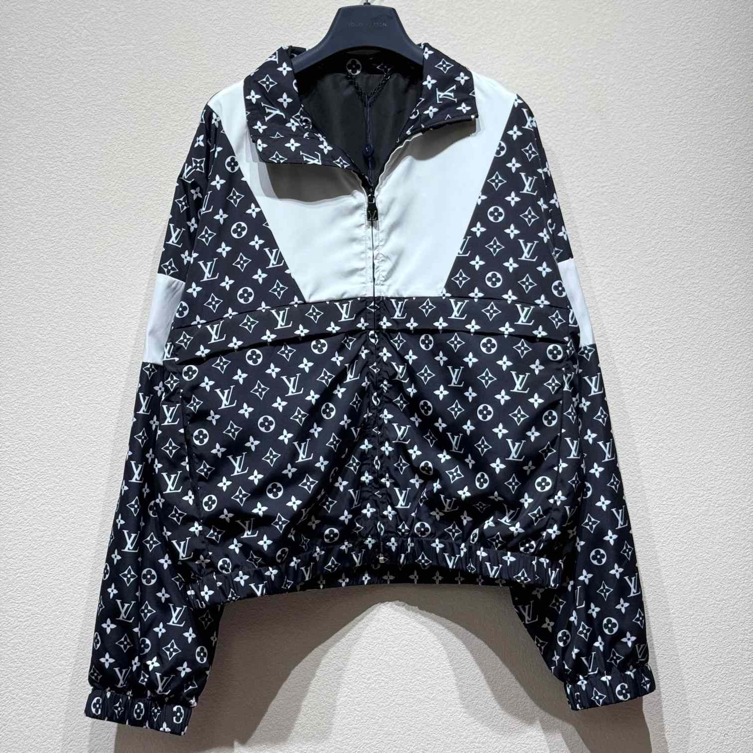 Louis Vuitton Monogram Printed Technical Track Top  1AFWJI - DesignerGu