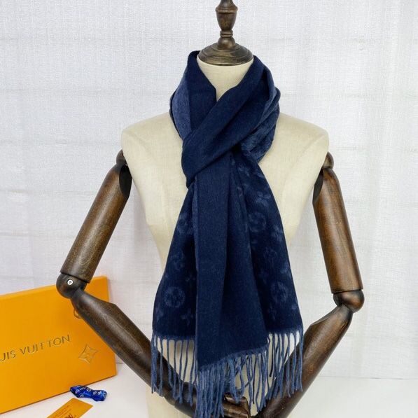 Louis Vuitton LV Essential Scarf - DesignerGu