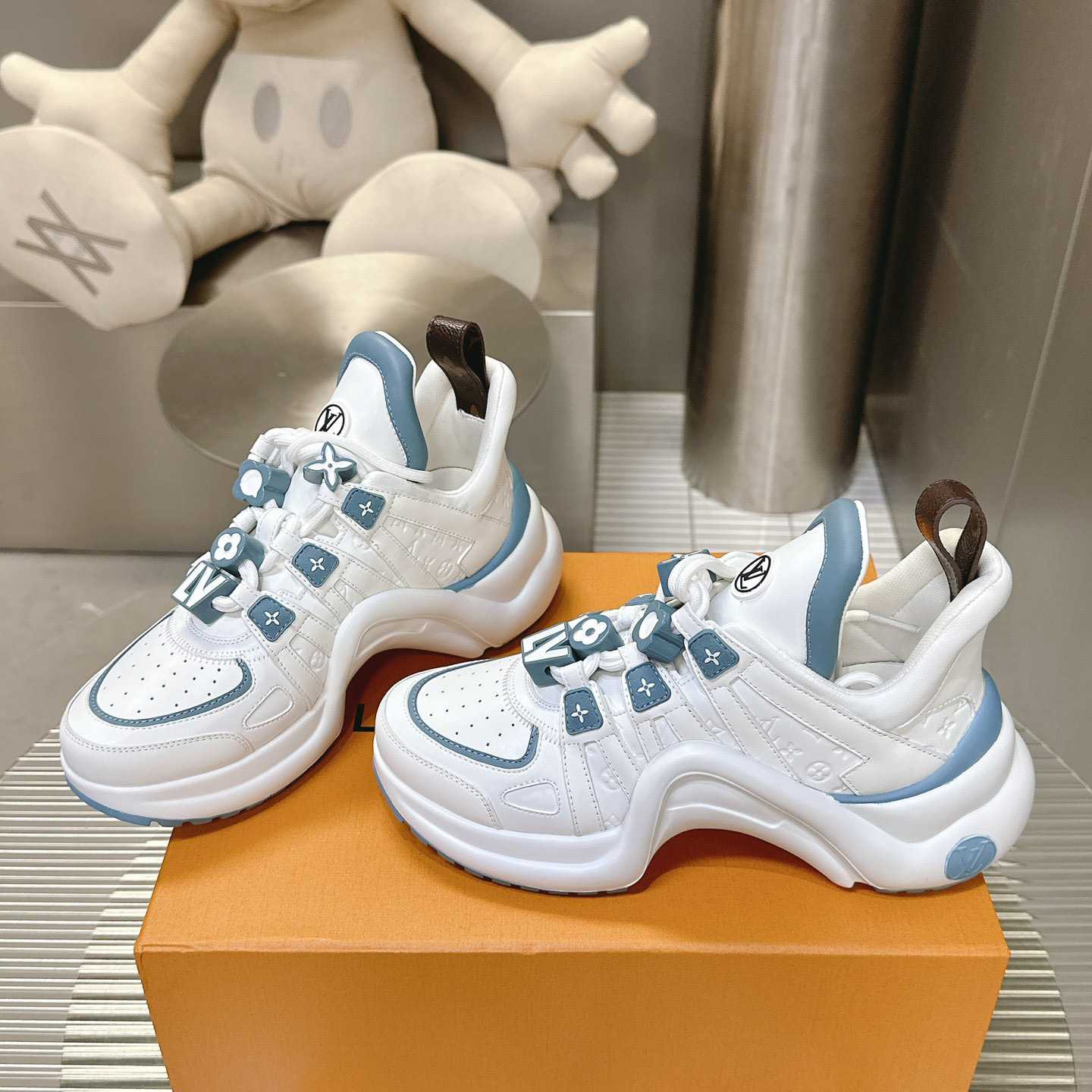 Louis Vuitton LV Archlight Sneaker    - DesignerGu