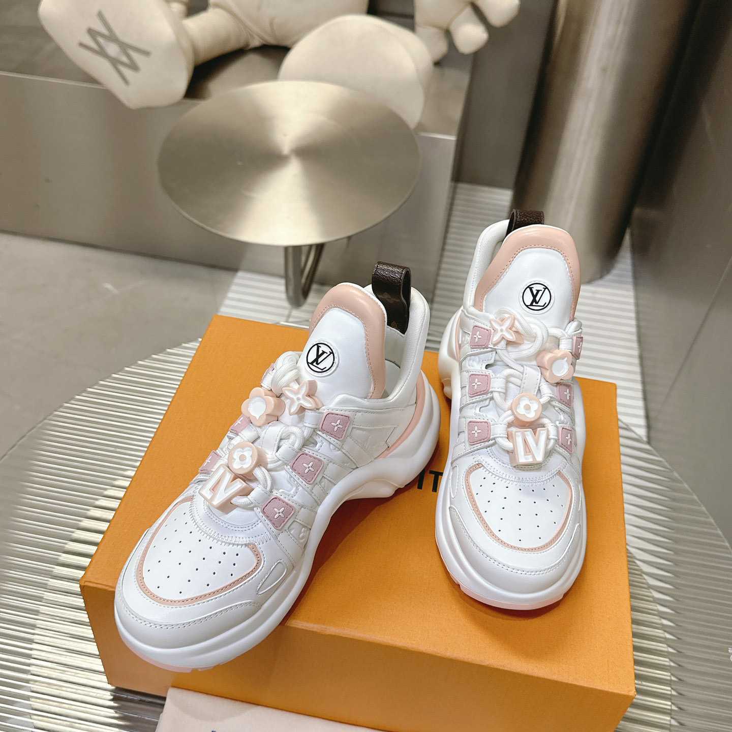 Louis Vuitton LV Archlight Sneaker    - DesignerGu