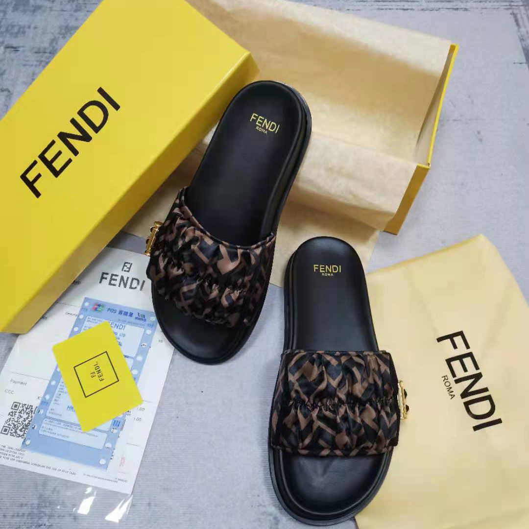 Fendi Vertigo Slides - DesignerGu