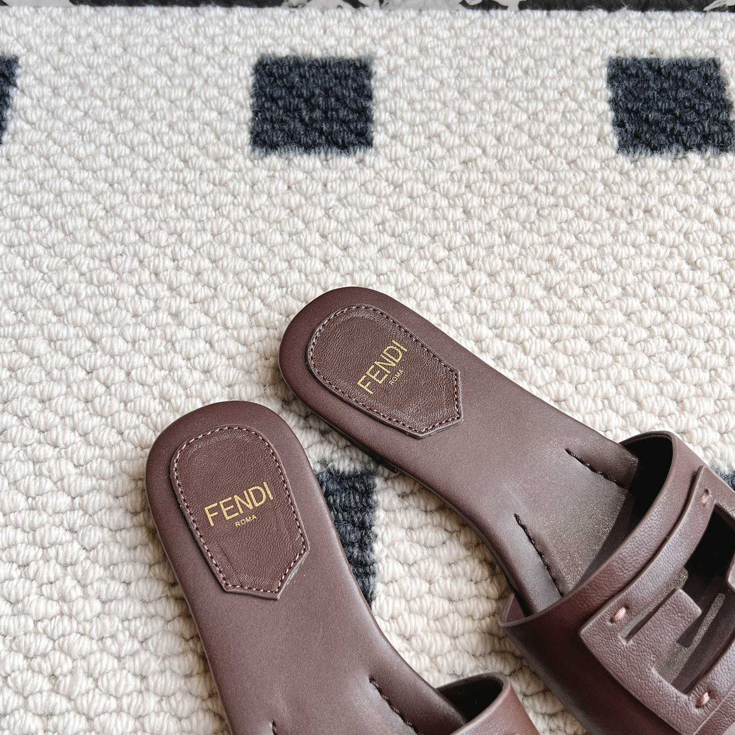 Fendi Baguette Brown Leather Slides - DesignerGu