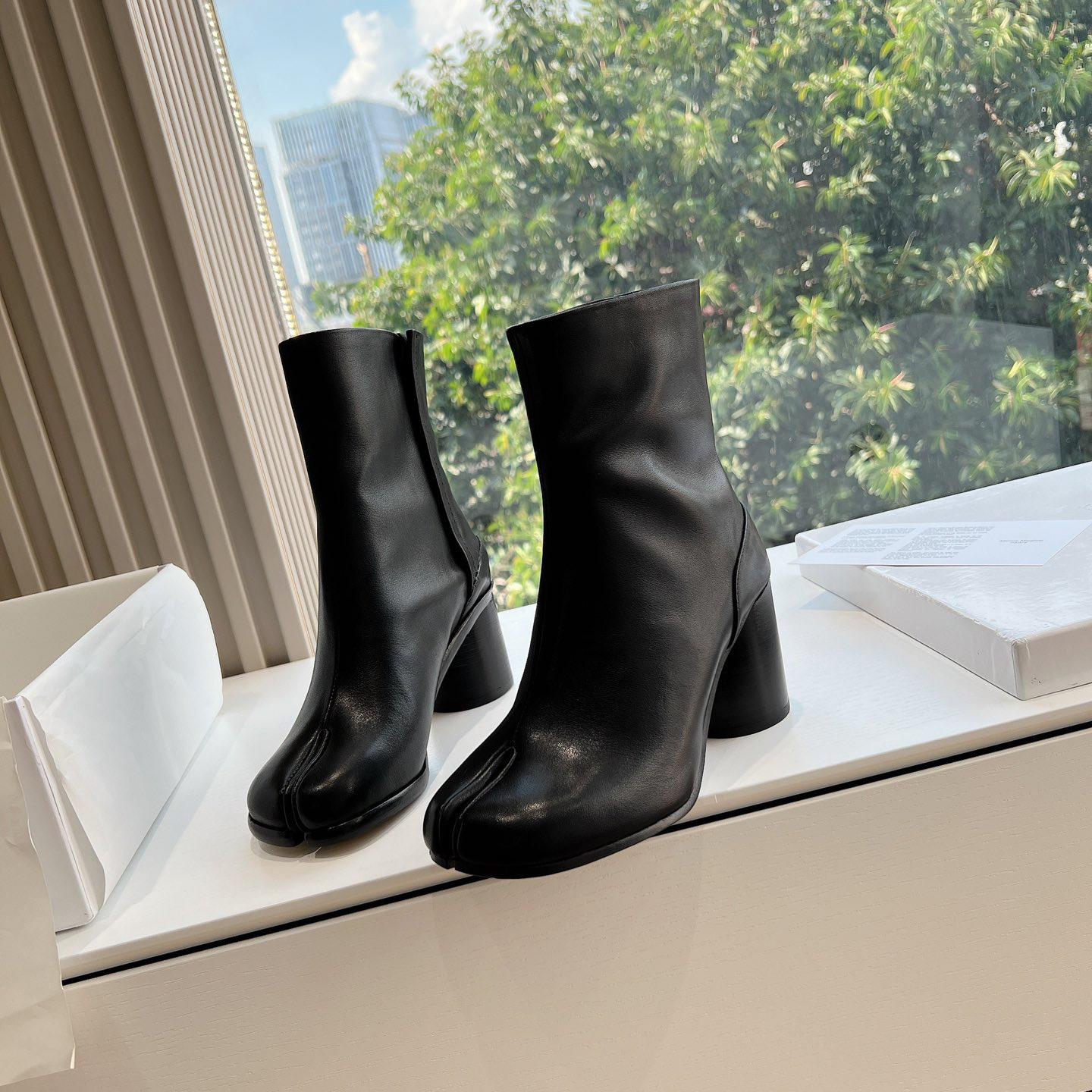 Maison Margiela Tabi Ankle Boots - DesignerGu