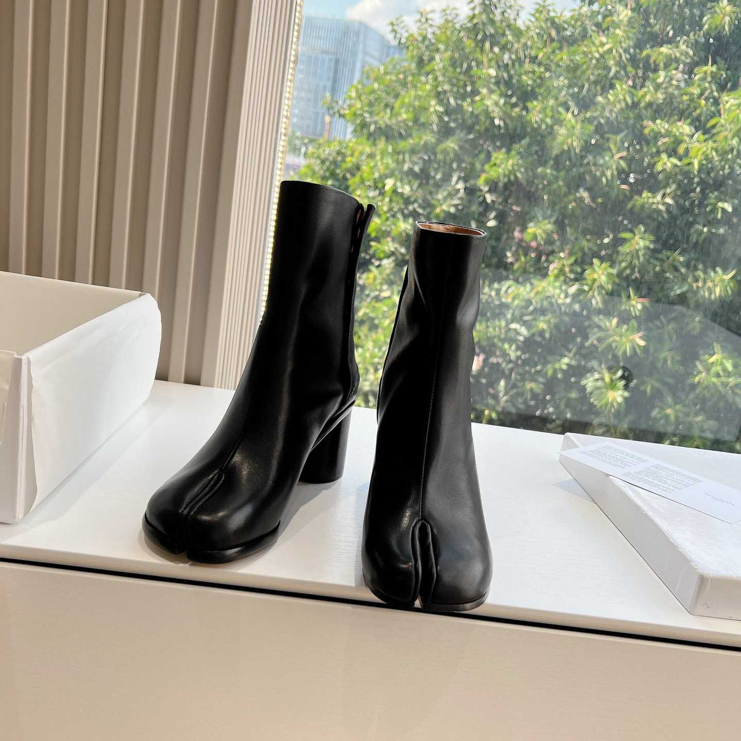 Maison Margiela Tabi Ankle Boots - DesignerGu