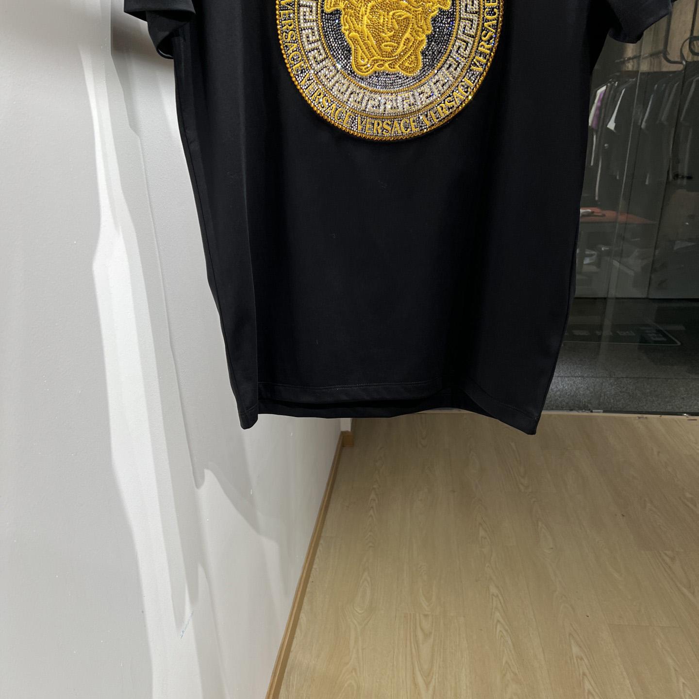 Versace Logo T-Shirt - DesignerGu