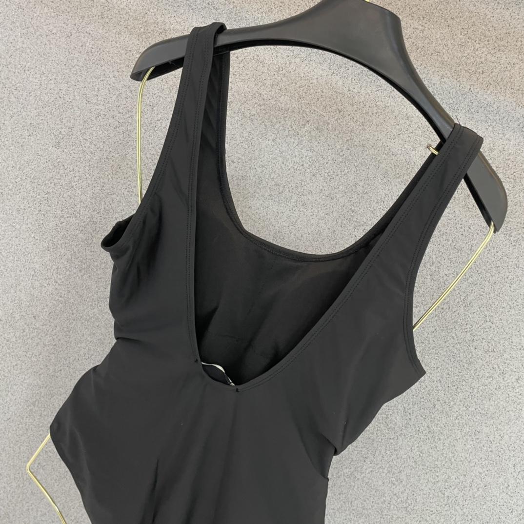 Gucci One-piece Swimsuit - DesignerGu