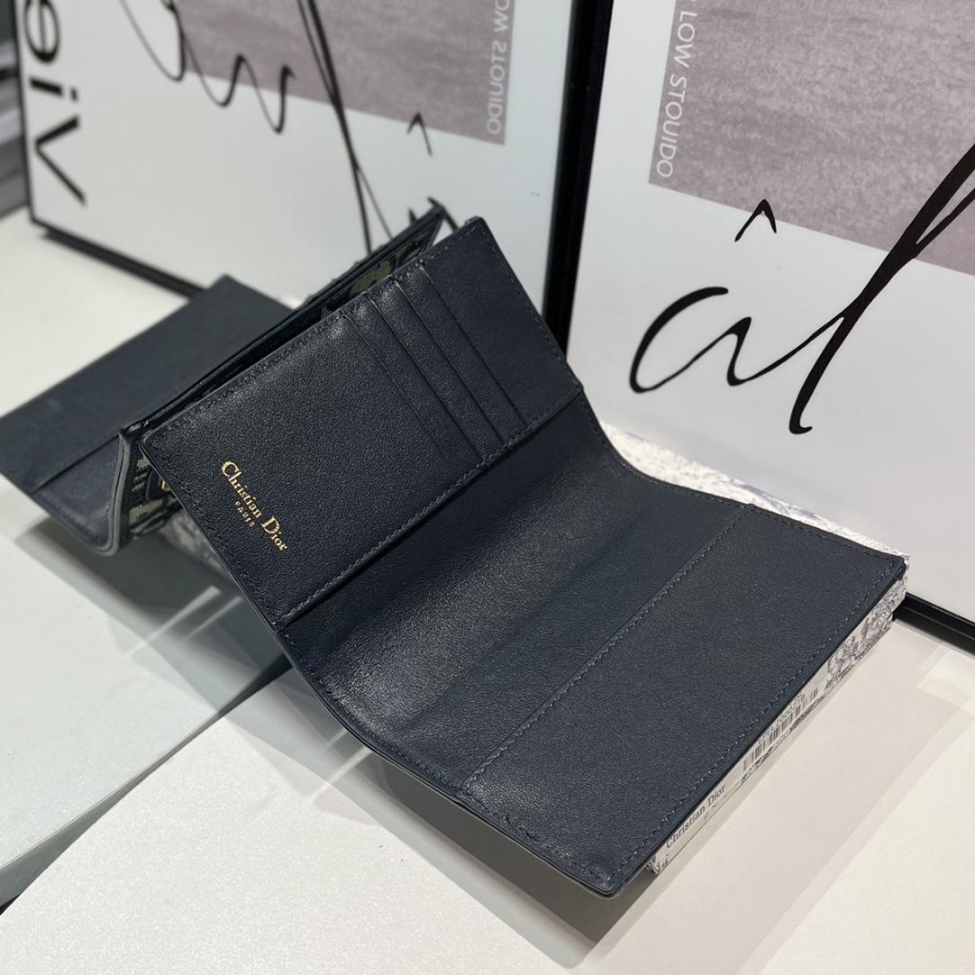 Dior 30 Montaigne Passport Holder - DesignerGu