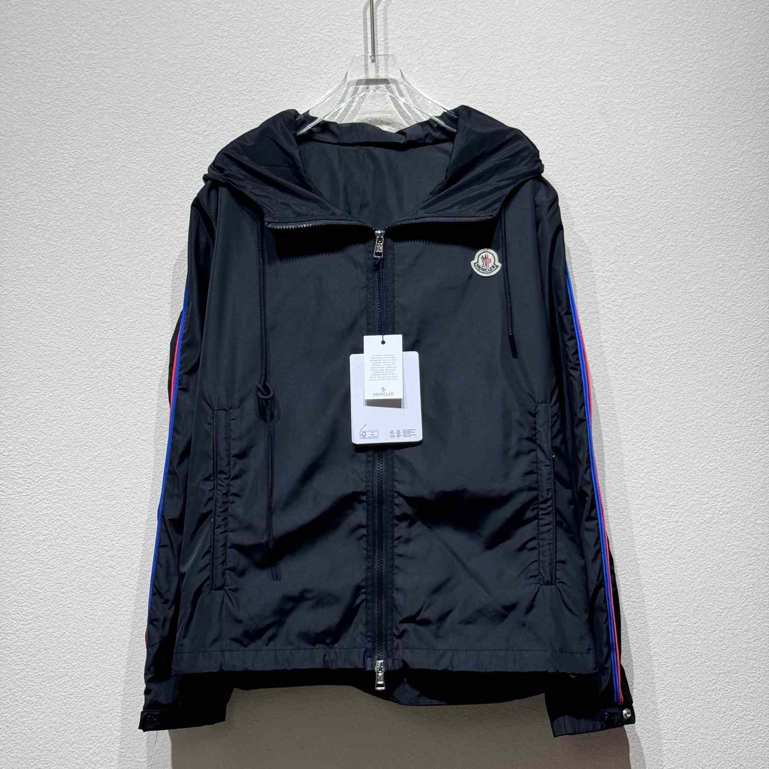 Moncler Hattab Logo-Patch Hooded Rain Jacket - DesignerGu