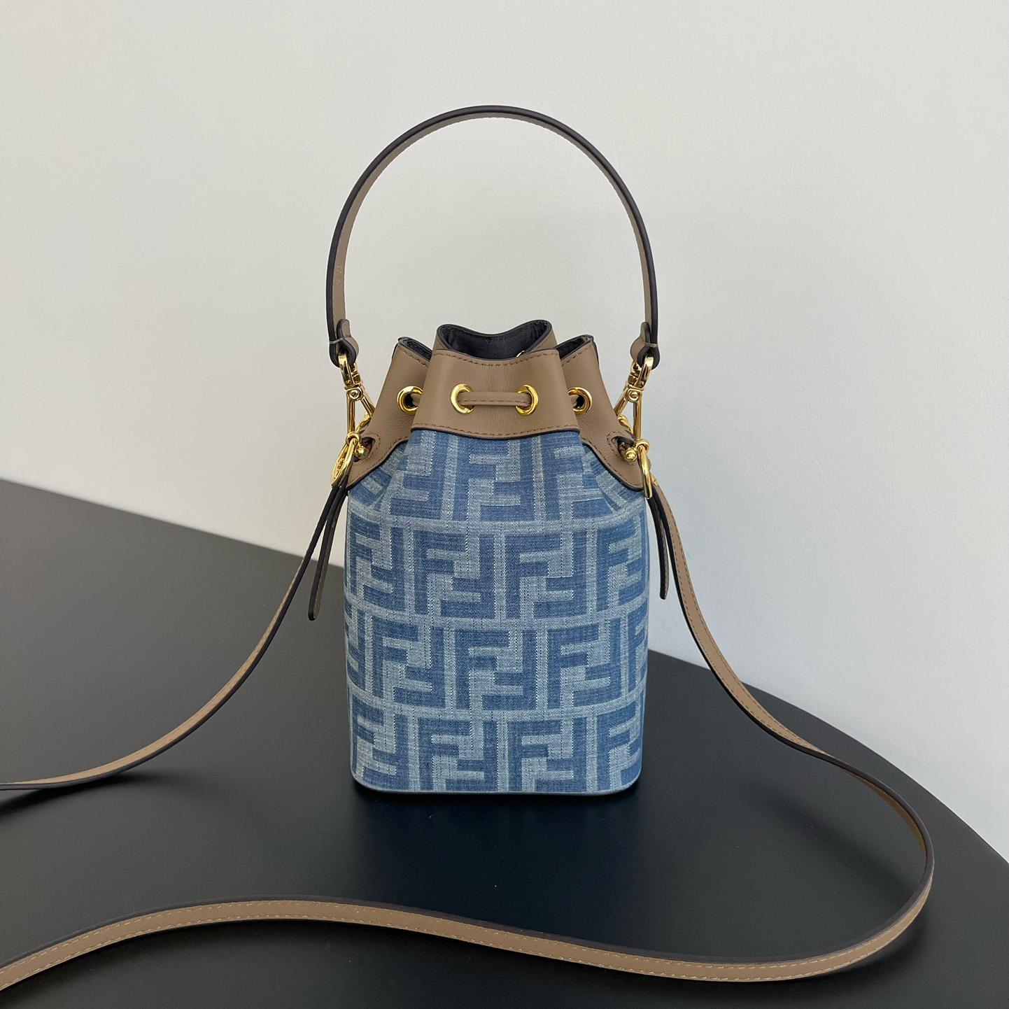 Fendi Mini Mon Tresor Bucket Bag (12x18x10cm) - DesignerGu