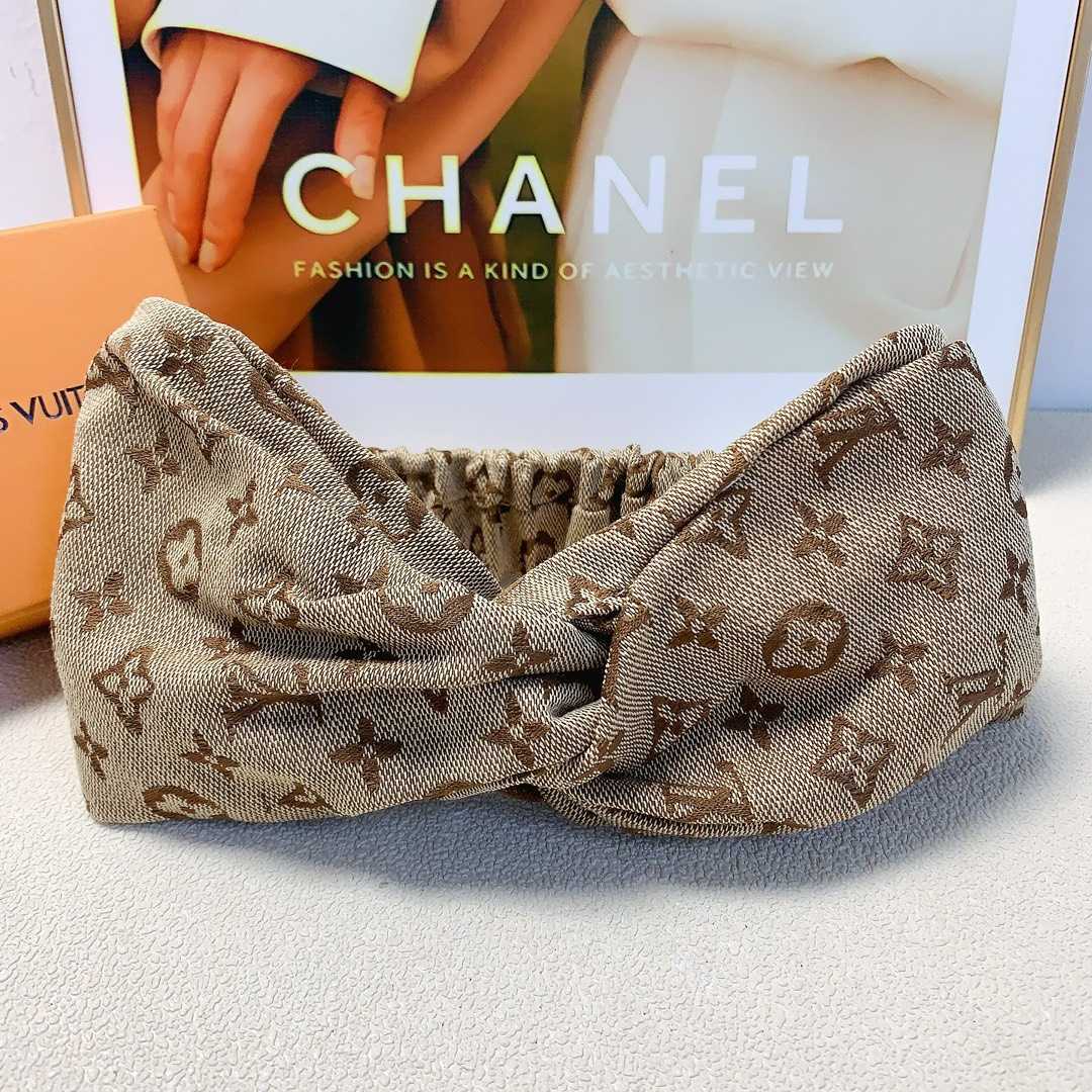 Louis Vuitton headband - DesignerGu