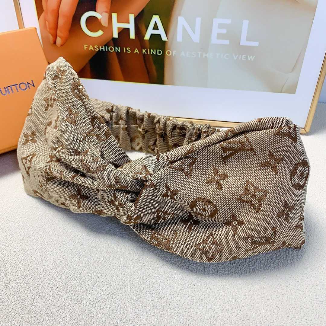 Louis Vuitton headband - DesignerGu