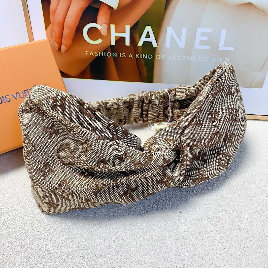 Louis Vuitton headband - DesignerGu