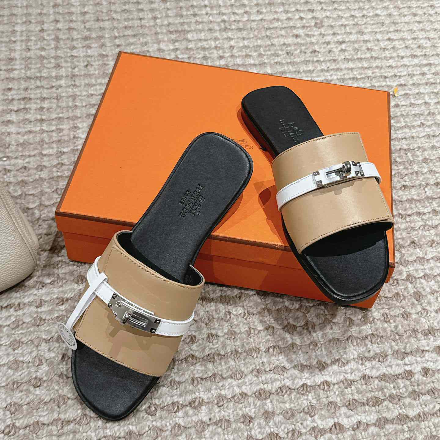 Hermes Giulia Sandal - DesignerGu