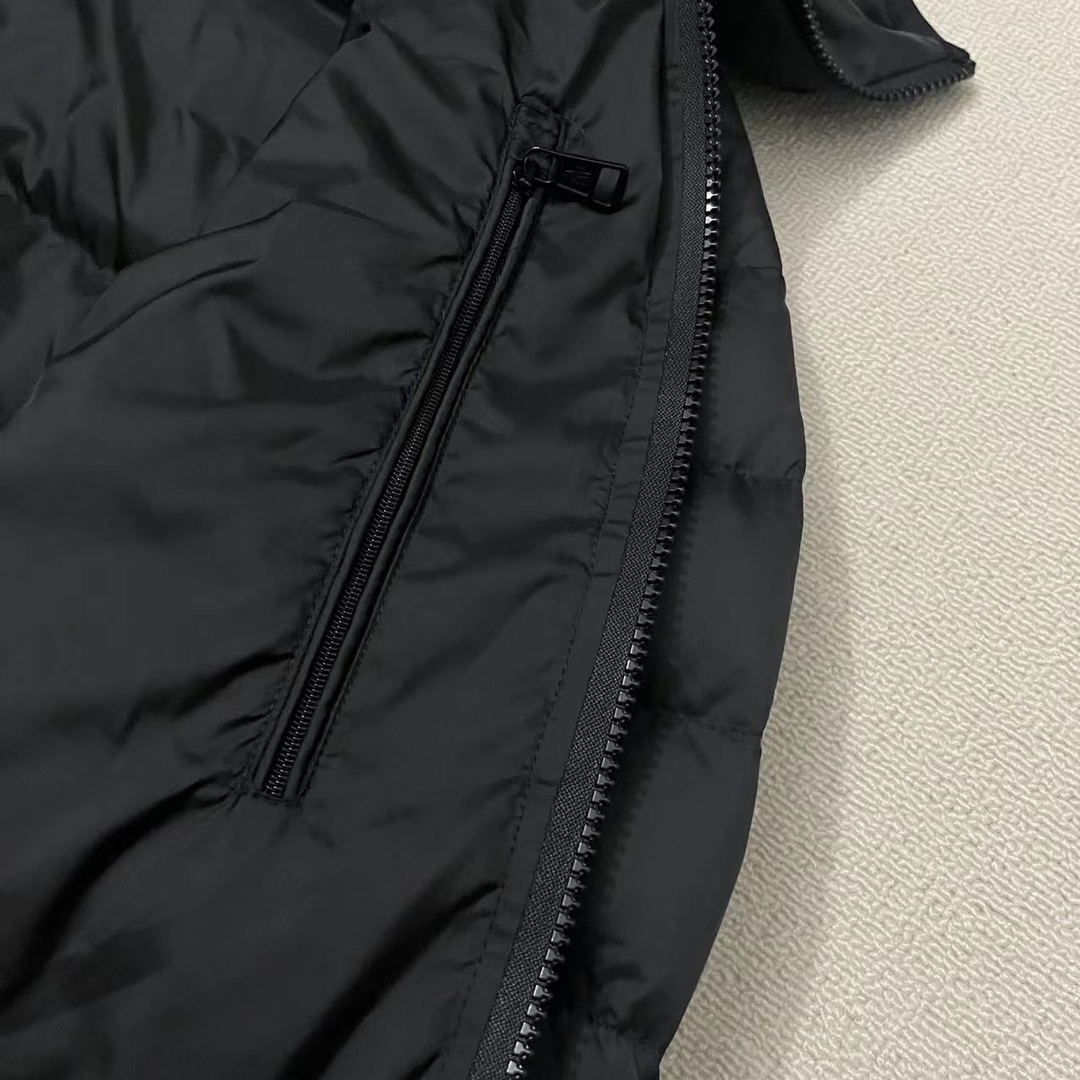 Moncler Vernasca Short Down Jacket  - DesignerGu