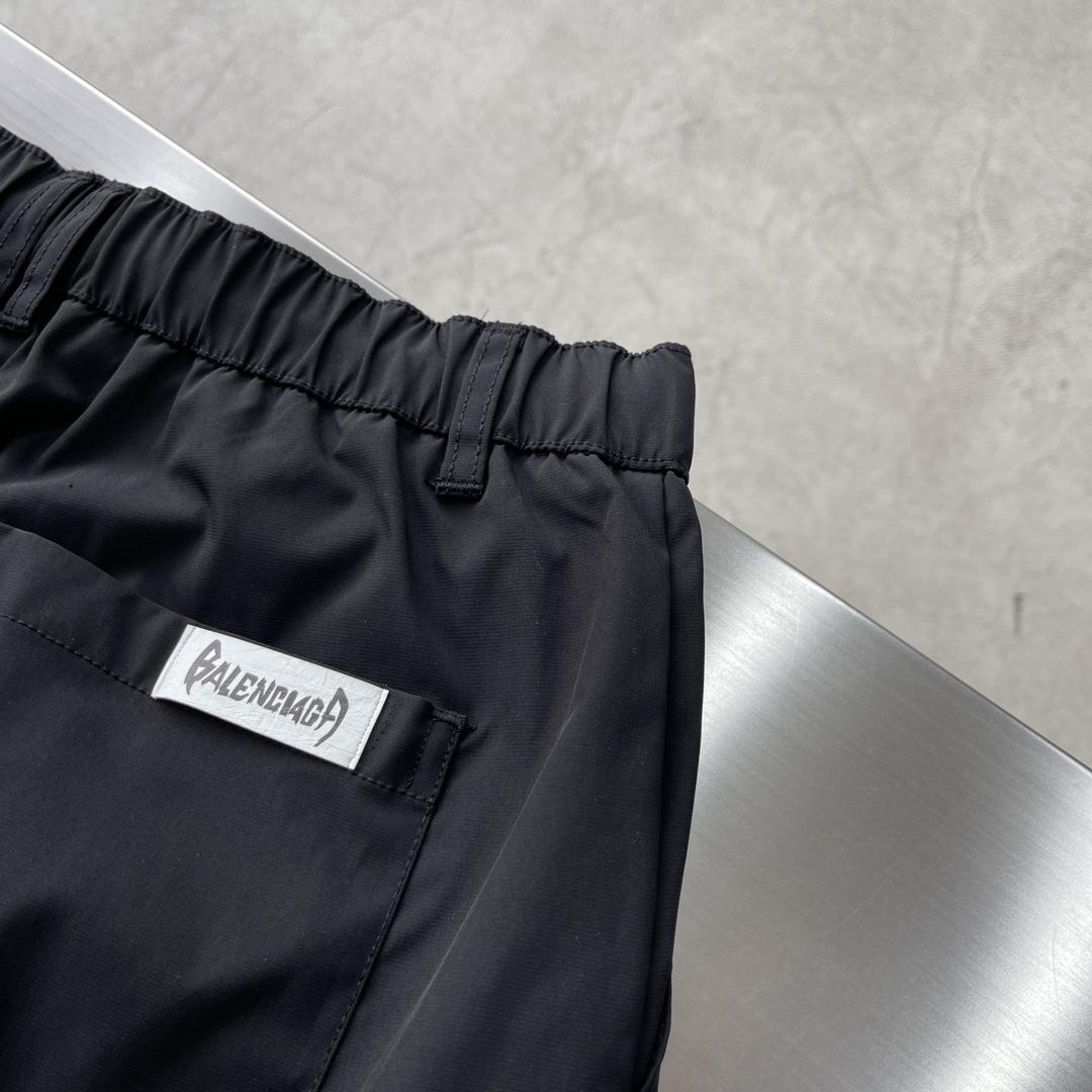 Balenciaga Technical Cargo Pants - DesignerGu