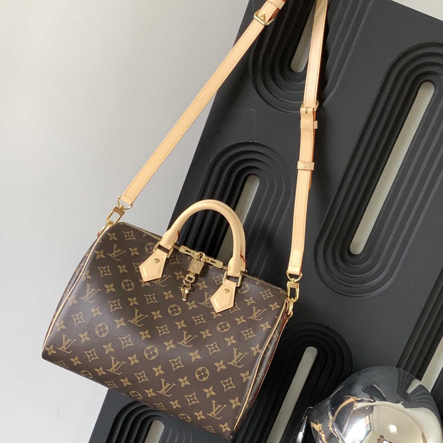 Louis Vuitton Speedy Bandoulière 30    M41112 - DesignerGu