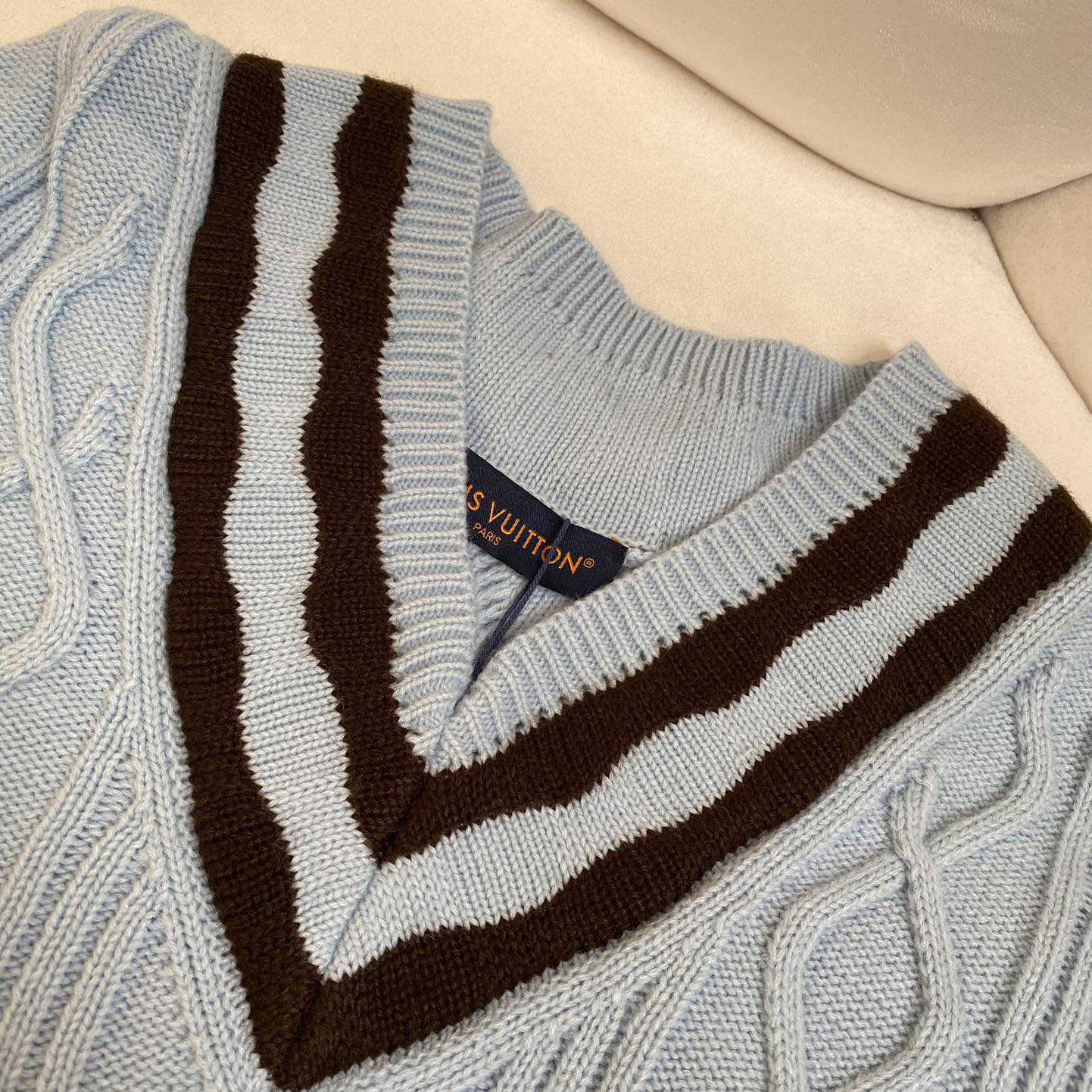 Louis Vuitton Cable-Knit Wool And Mohair V-Neck Pullover   1AFPYY - DesignerGu