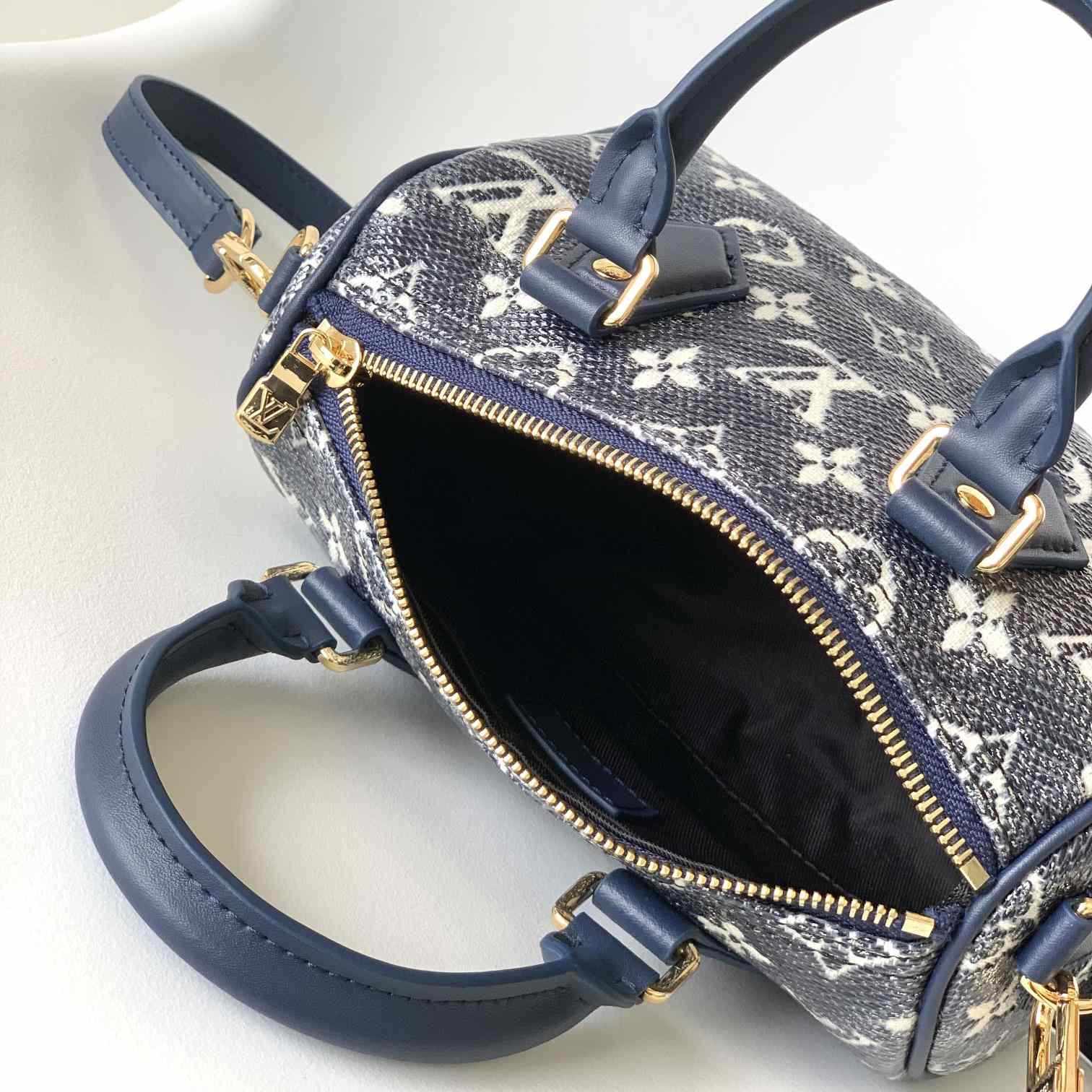 Louis Vuitton Speedy Bandoulière 20   M23069 - DesignerGu