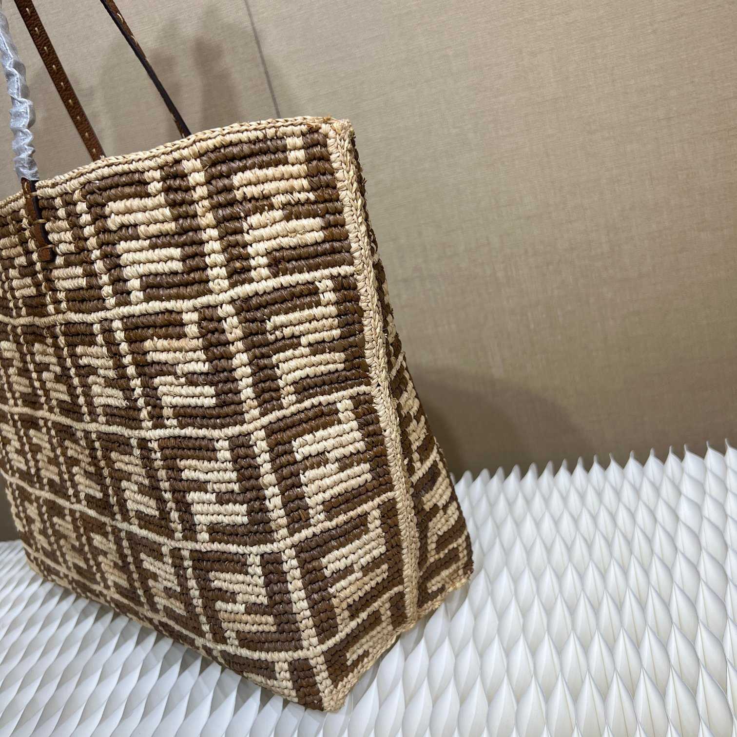 Fendi Roll Brown FF Raffia Crochet Shopper (35-32-19.5cm) - DesignerGu