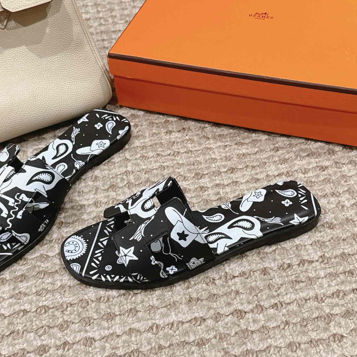 Hermes Oran Sandal - DesignerGu