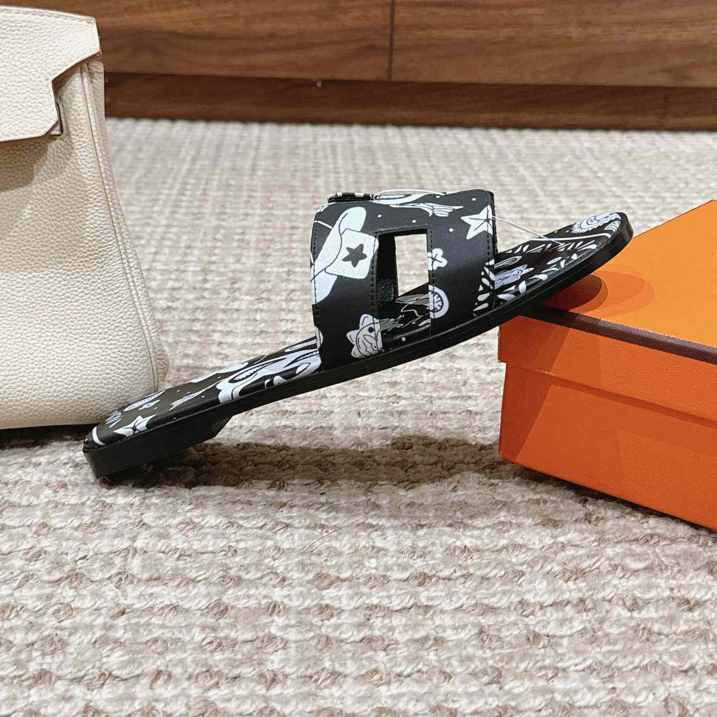 Hermes Oran Sandal - DesignerGu