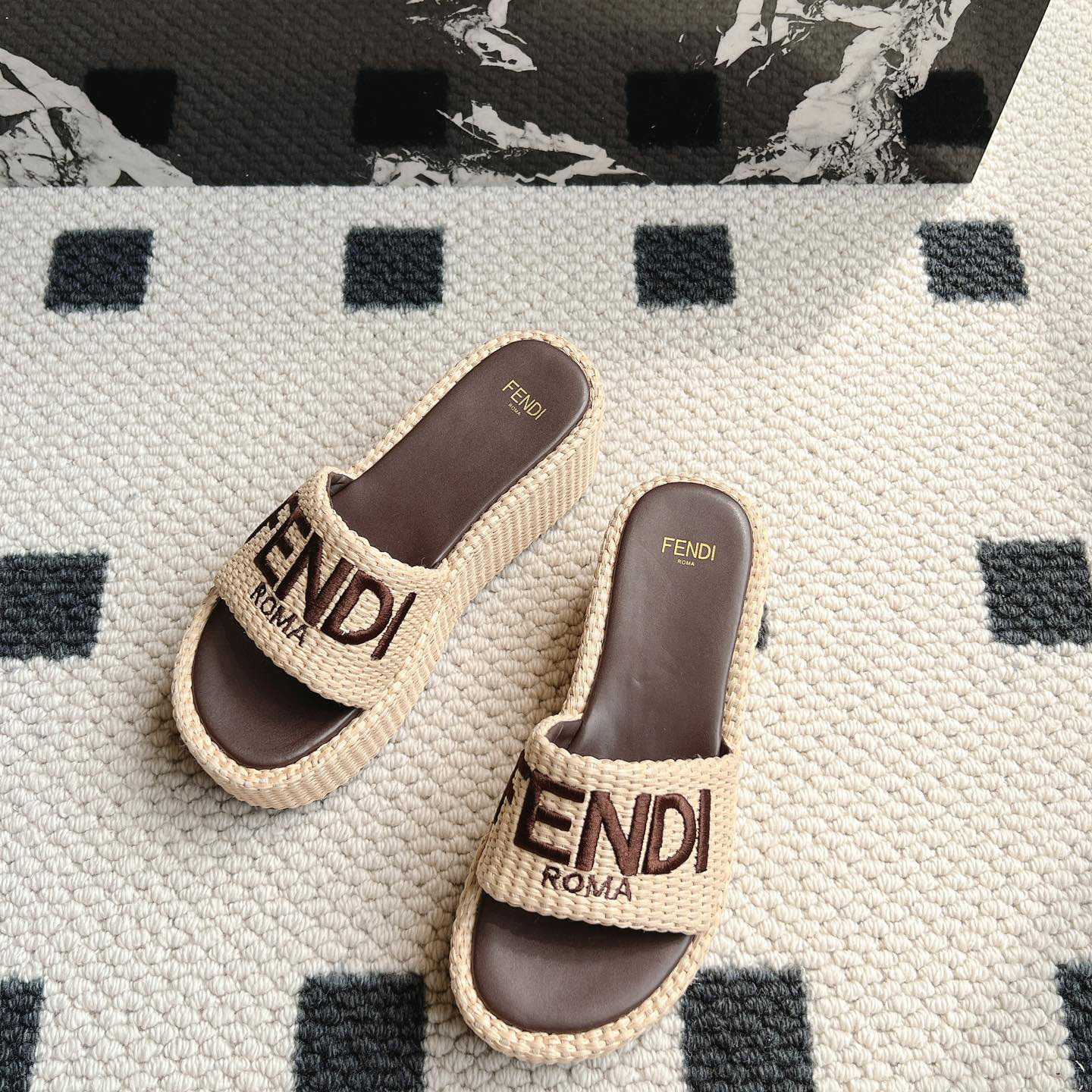 Fendi Sunshine Beige Cotton Fiber Flatform Slides - DesignerGu