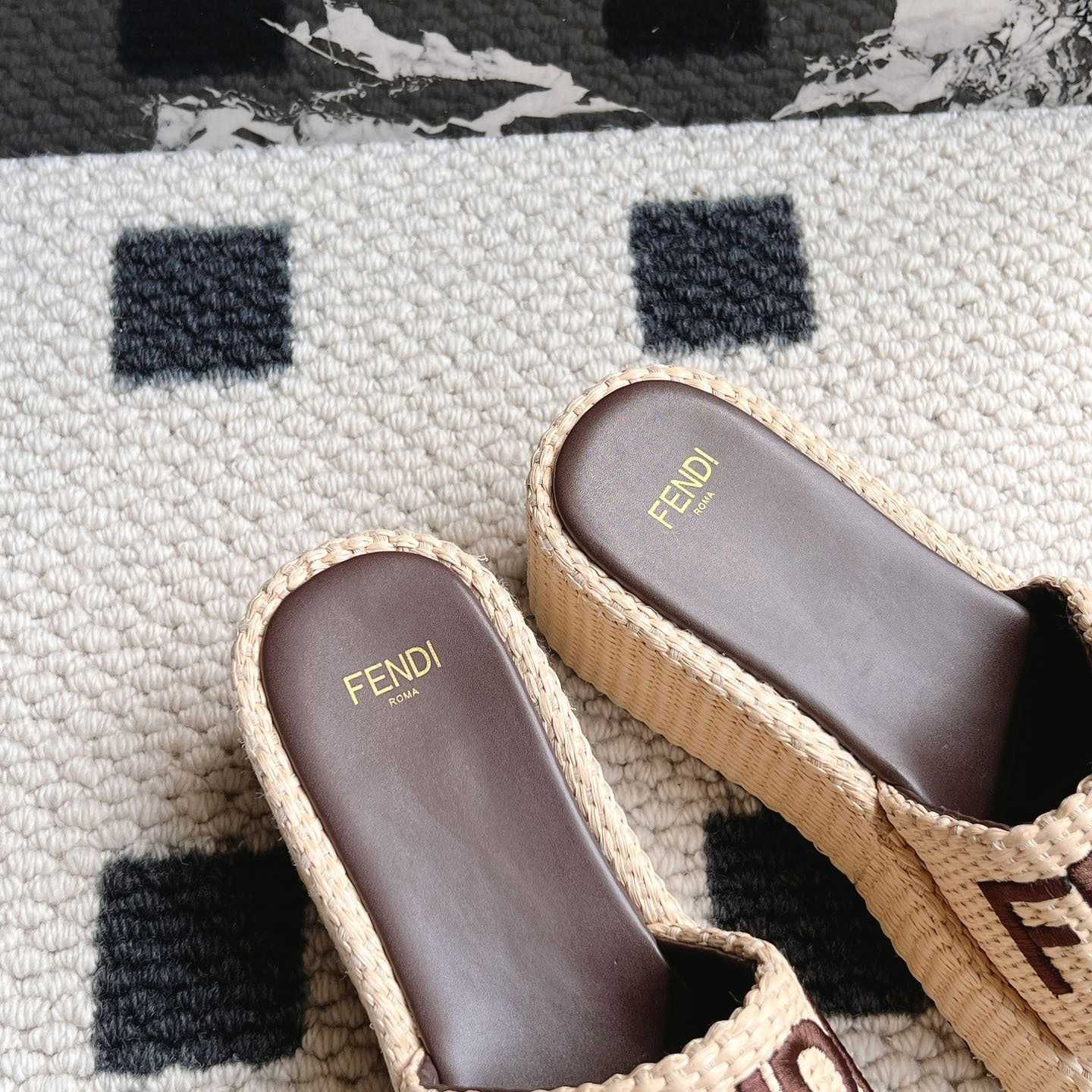 Fendi Sunshine Beige Cotton Fiber Flatform Slides - DesignerGu