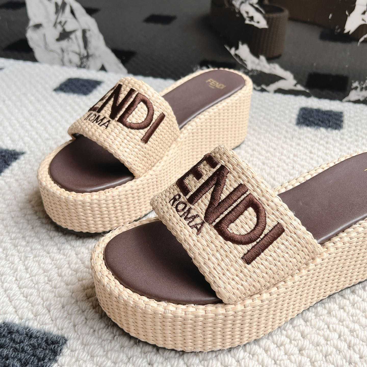 Fendi Sunshine Beige Cotton Fiber Flatform Slides - DesignerGu