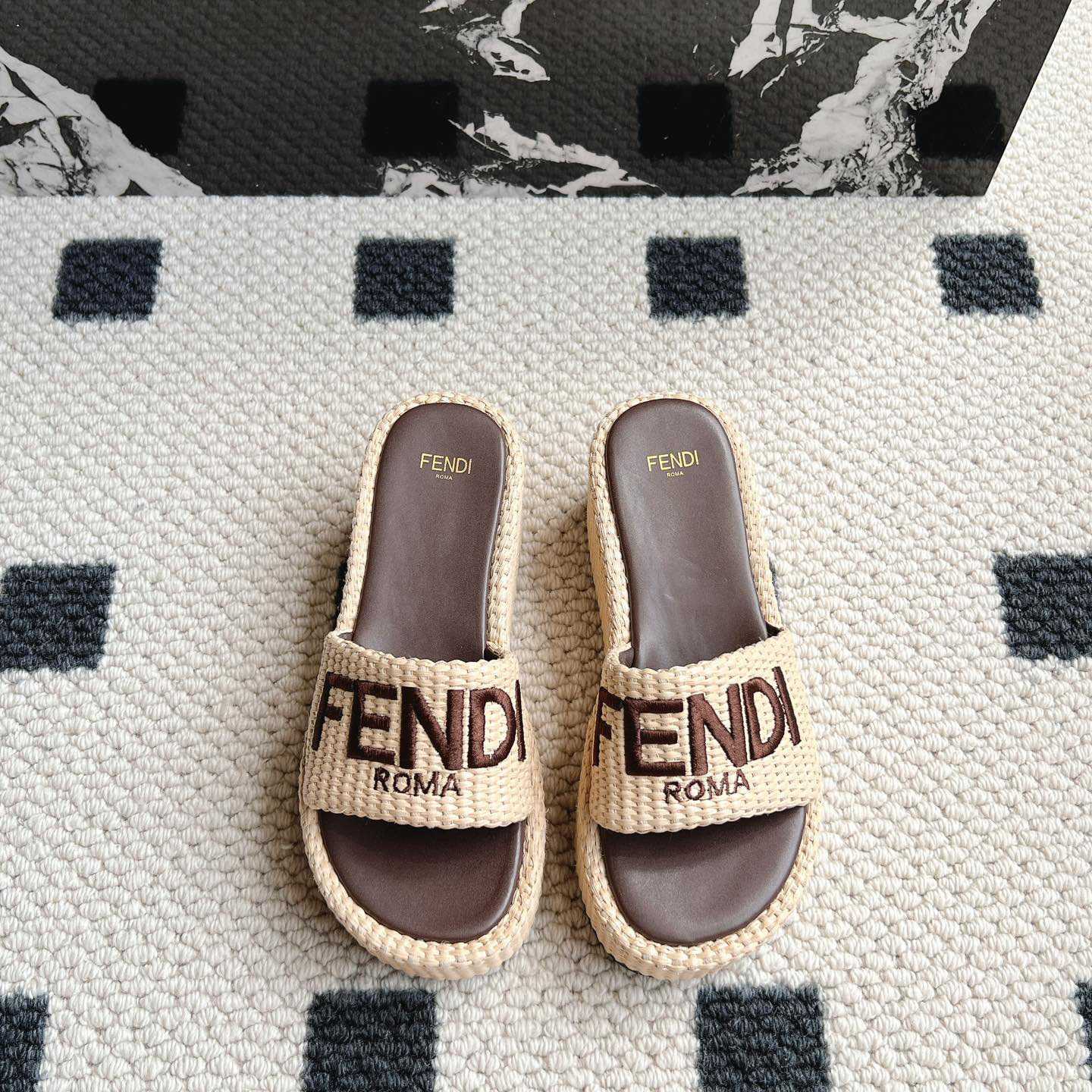 Fendi Sunshine Beige Cotton Fiber Flatform Slides - DesignerGu