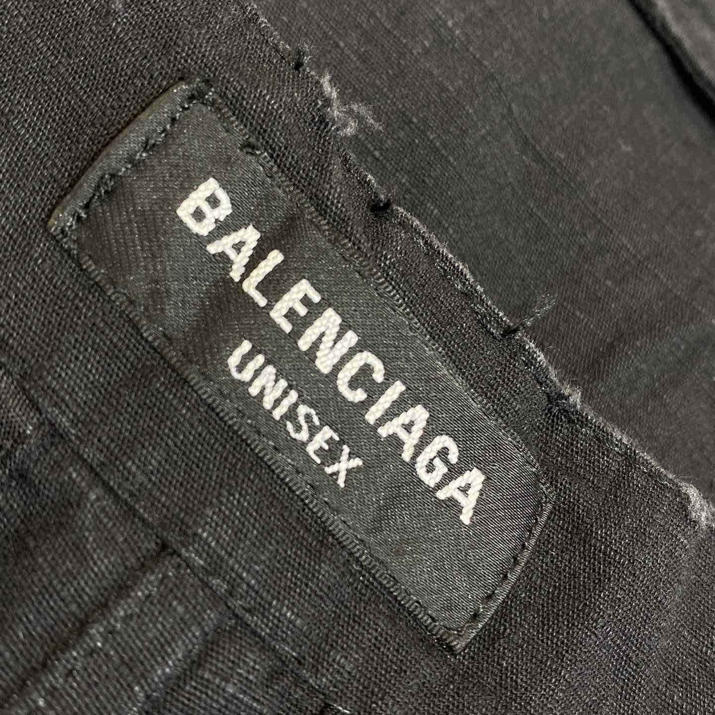 Balenciaga Large Cargo Pants In Black - DesignerGu