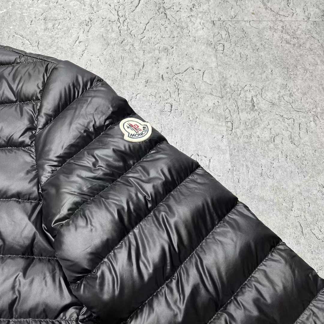 Moncler Lans Short Down Jacket - DesignerGu