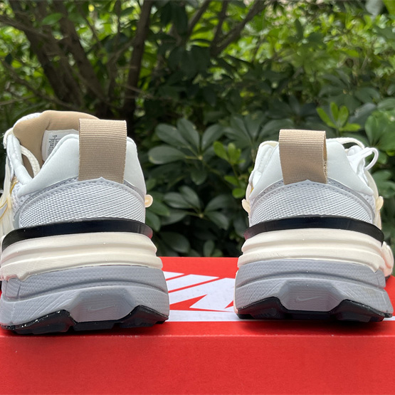 Nike V2K Sneaker    HJ7245-100 - DesignerGu