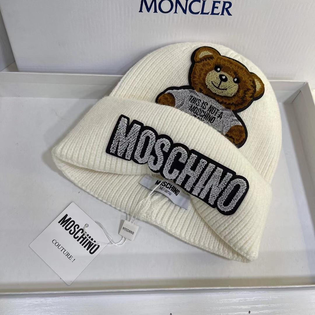 Moschino Beanie  - DesignerGu