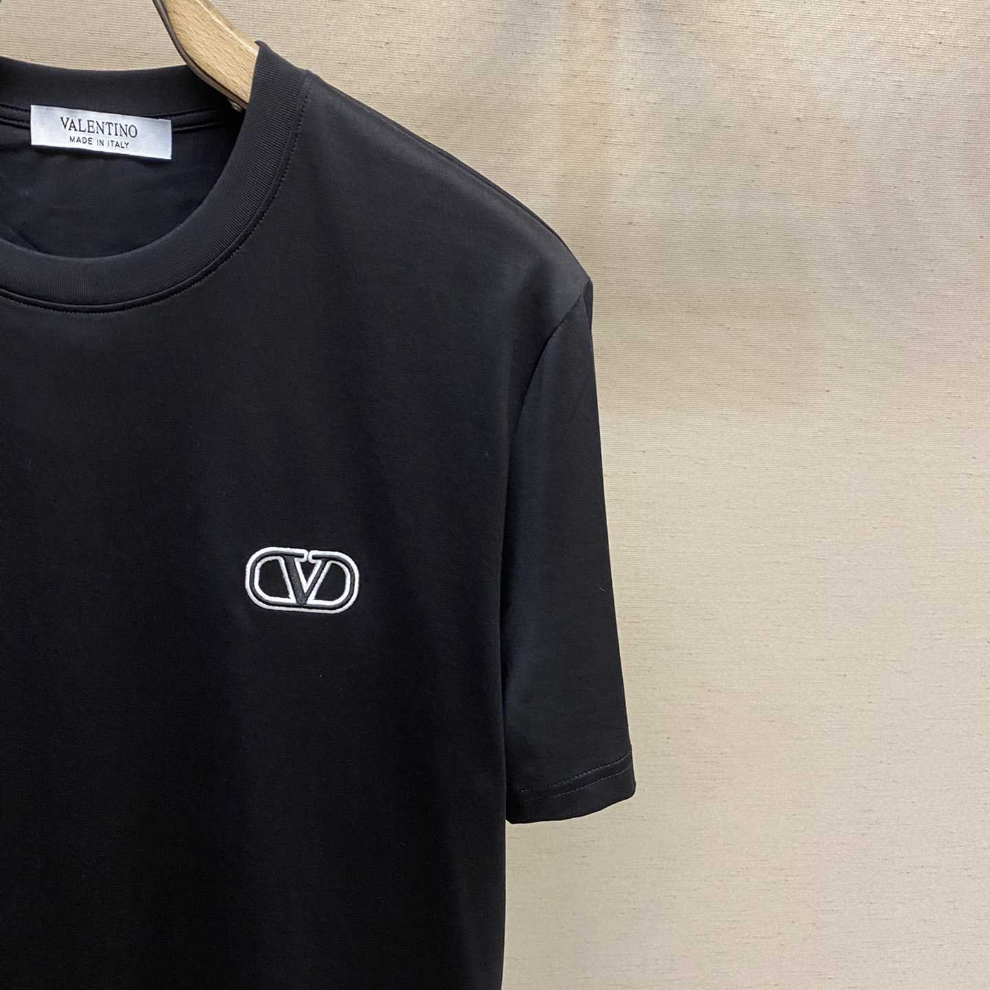  Valenti Cotton T-shirt with VLogo Signature Patch - DesignerGu