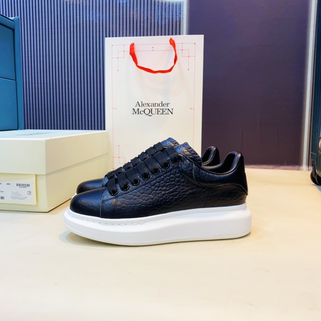 Alexander Mcqueen Oversized sneakers - DesignerGu