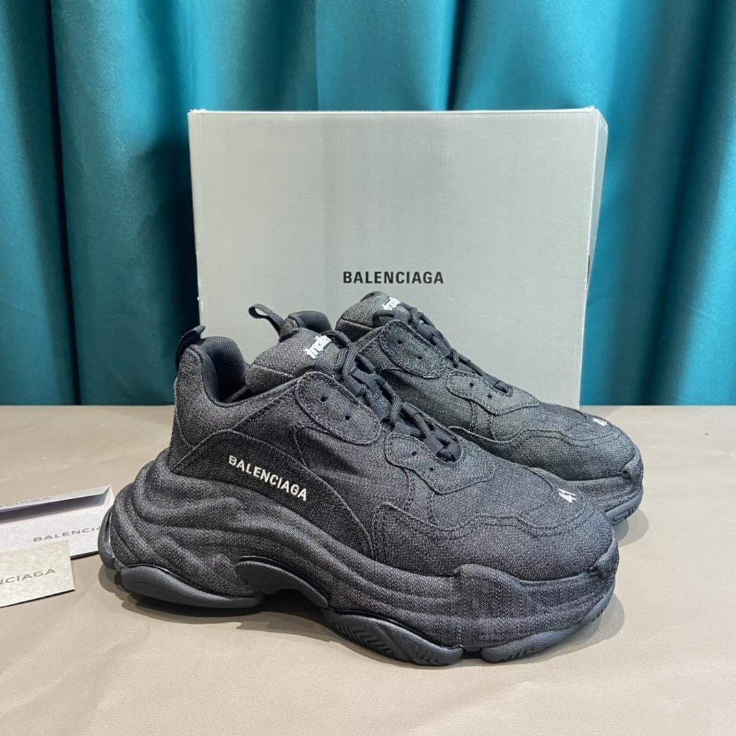 Balenciaga Triple S Sneaker  - DesignerGu