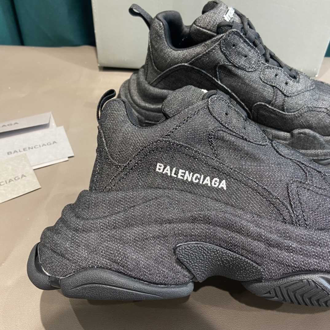 Balenciaga Triple S Sneaker  - DesignerGu