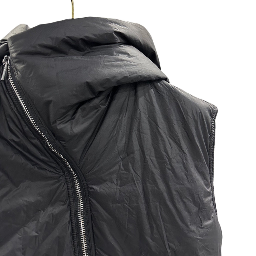 Rick Owens Padded nylon vest with hood - DesignerGu