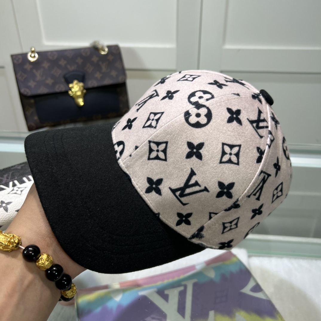 Louis Vuitton Cap - DesignerGu