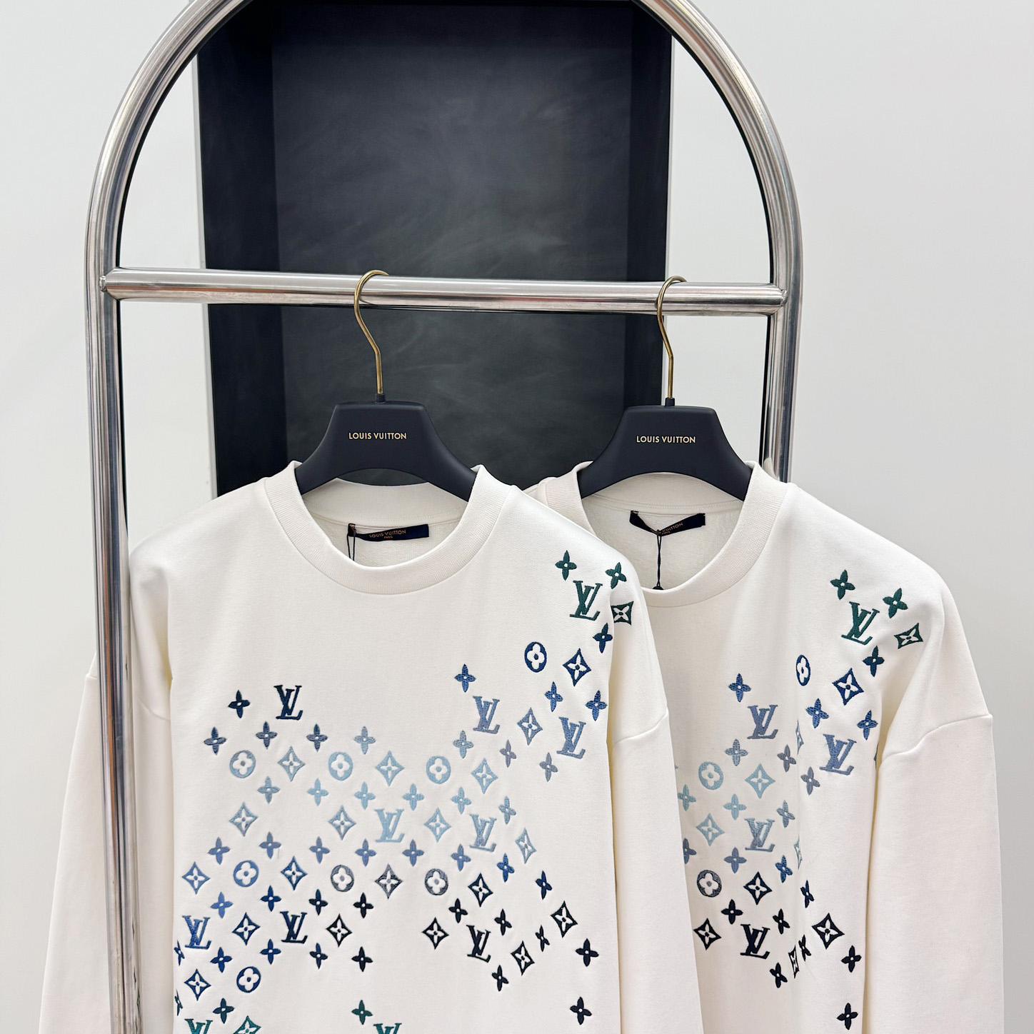 Louis Vuitton Monogram Sweatshirt - DesignerGu