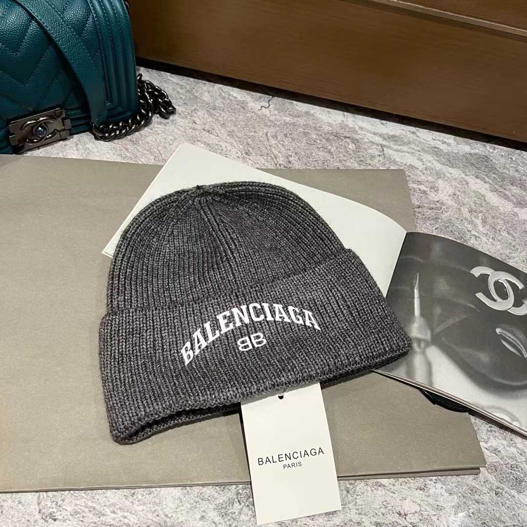 Balenciag Beanie  - DesignerGu